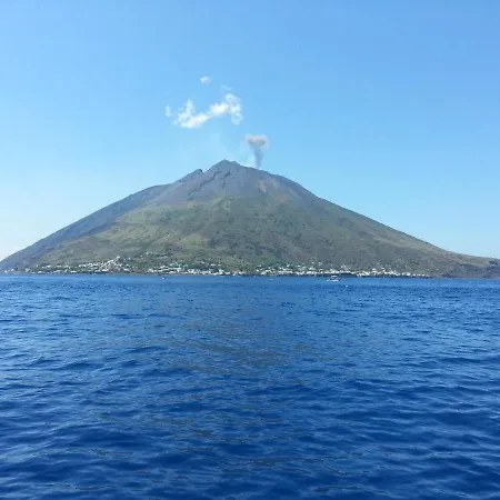 Hotel Family - 3 Double Stromboli